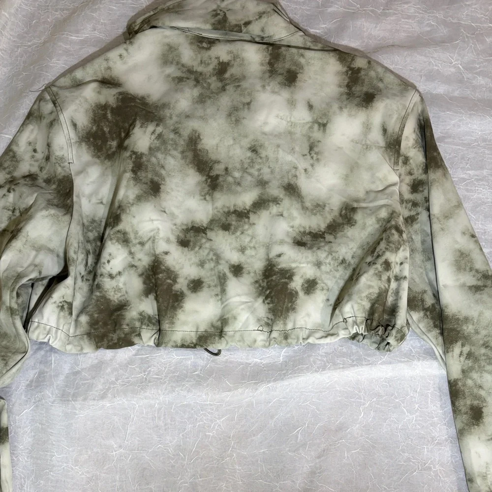 Sara Olive and White Cropped Tie-Dye Bomber Jacket - Picture 6 of 7
